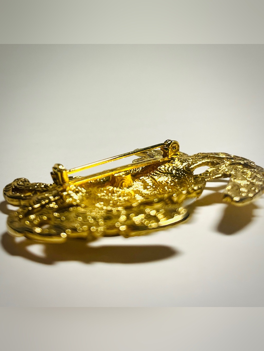 Vintage Estate Crab Brooch | Gold Plated, Pave Rhinestones, Mother of Pearl Eyes - Picture 7 of 9